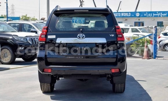 Nunua Mpya Toyota Land Cruiser Prado Nyeusi Gari ndani ya Import - Dubai nchini Uganda Nunua Mpya Toyota Land Cruiser Prado Nyeusi Gari ndani ya Import - Dubai nchini Uganda