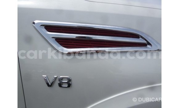 Acheter Import Voiture Nissan Patrol Blanc à Import - Dubai, Ouganda Acheter Import Voiture Nissan Patrol Blanc à Import - Dubai, Ouganda