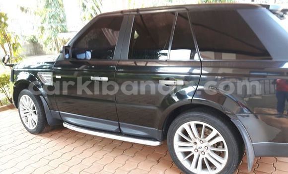 Gura Yakoze Land Rover Range Rover Black Imodoka i Kampala mu Uganda Gura Yakoze Land Rover Range Rover Black Imodoka i Kampala mu Uganda