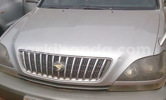 Gura Yakoze Toyota Harrier Black Imodoka i Kampala mu Uganda Gura Yakoze Toyota Harrier Black Imodoka i Kampala mu Uganda