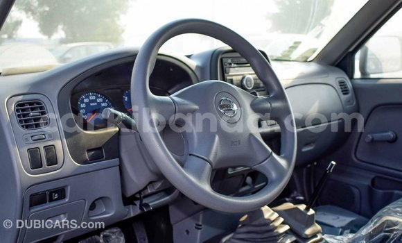 Gura Imported Nissan NP 300 White Imodoka i Import - Dubai mu Uganda Gura Imported Nissan NP 300 White Imodoka i Import - Dubai mu Uganda