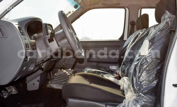 Gura Imported Nissan NP 300 White Imodoka i Import - Dubai mu Uganda Gura Imported Nissan NP 300 White Imodoka i Import - Dubai mu Uganda
