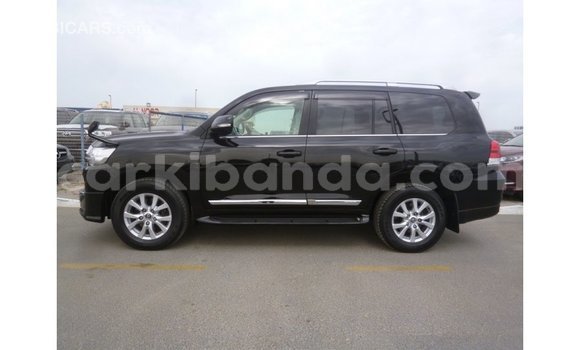 Nunua Imported Toyota Land Cruiser Nyeusi Gari ndani ya Import - Dubai nchini Uganda Nunua Imported Toyota Land Cruiser Nyeusi Gari ndani ya Import - Dubai nchini Uganda