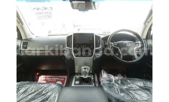 Nunua Imported Toyota Land Cruiser Nyeusi Gari ndani ya Import - Dubai nchini Uganda Nunua Imported Toyota Land Cruiser Nyeusi Gari ndani ya Import - Dubai nchini Uganda