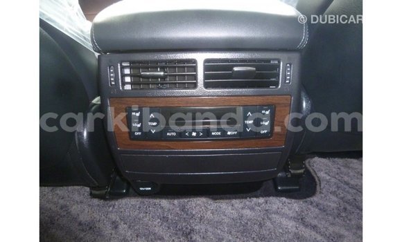 Nunua Imported Toyota Land Cruiser Nyeusi Gari ndani ya Import - Dubai nchini Uganda Nunua Imported Toyota Land Cruiser Nyeusi Gari ndani ya Import - Dubai nchini Uganda