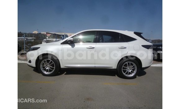 Acheter Import Voiture Toyota Harrier Blanc à Import - Dubai, Ouganda Acheter Import Voiture Toyota Harrier Blanc à Import - Dubai, Ouganda