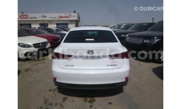 Acheter Import Voiture Lexus IS Blanc à Import - Dubai, Ouganda Acheter Import Voiture Lexus IS Blanc à Import - Dubai, Ouganda