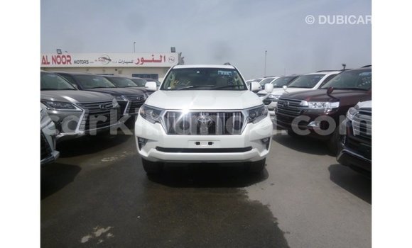 Acheter Import Voiture Toyota Prado Blanc à Import - Dubai, Ouganda Acheter Import Voiture Toyota Prado Blanc à Import - Dubai, Ouganda