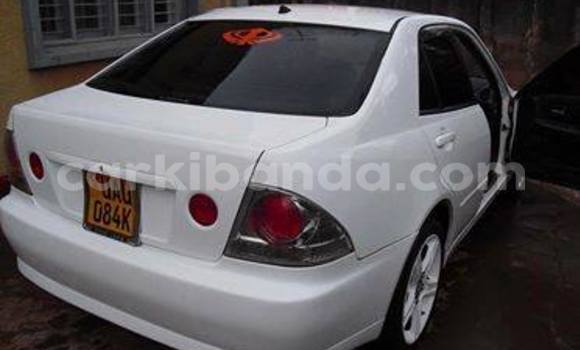 Acheter Occasion Voiture Toyota Altezza Noir à Kampala, Ouganda Acheter Occasion Voiture Toyota Altezza Noir à Kampala, Ouganda