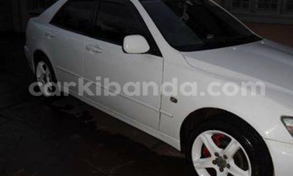 Acheter Occasion Voiture Toyota Altezza Noir à Kampala, Ouganda Acheter Occasion Voiture Toyota Altezza Noir à Kampala, Ouganda