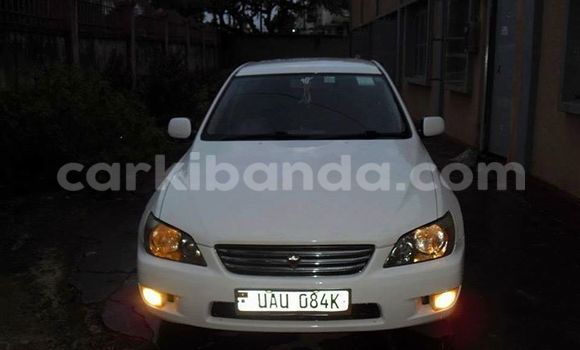 Acheter Occasion Voiture Toyota Altezza Noir à Kampala, Ouganda Acheter Occasion Voiture Toyota Altezza Noir à Kampala, Ouganda