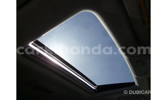 Nunua Imported Toyota Land Cruiser Nyeupe Gari ndani ya Import - Dubai nchini Uganda Nunua Imported Toyota Land Cruiser Nyeupe Gari ndani ya Import - Dubai nchini Uganda