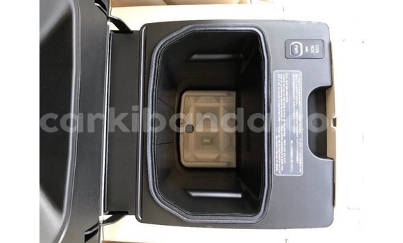 Gura Imported Lexus LX Black Imodoka i Import - Dubai mu Uganda Gura Imported Lexus LX Black Imodoka i Import - Dubai mu Uganda