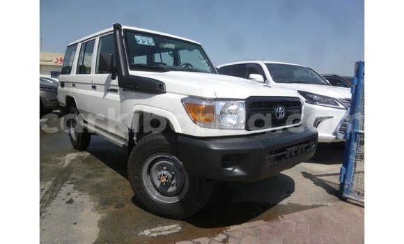 Gura Imported Toyota Land Cruiser White Imodoka i Import - Dubai mu Uganda Gura Imported Toyota Land Cruiser White Imodoka i Import - Dubai mu Uganda