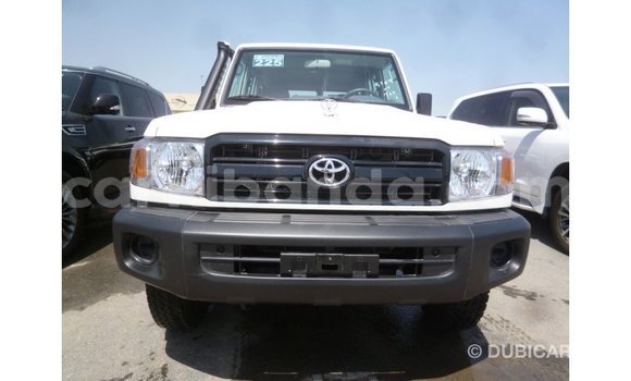 Gura Imported Toyota Land Cruiser White Imodoka i Import - Dubai mu Uganda Gura Imported Toyota Land Cruiser White Imodoka i Import - Dubai mu Uganda