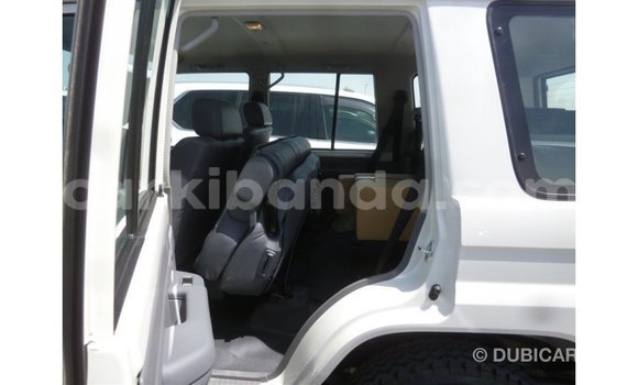 Gura Imported Toyota Land Cruiser White Imodoka i Import - Dubai mu Uganda Gura Imported Toyota Land Cruiser White Imodoka i Import - Dubai mu Uganda