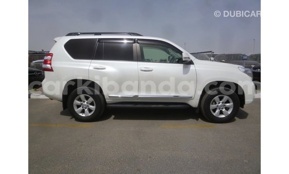 Nunua Imported Toyota Prado Nyeupe Gari ndani ya Import - Dubai nchini Uganda Nunua Imported Toyota Prado Nyeupe Gari ndani ya Import - Dubai nchini Uganda