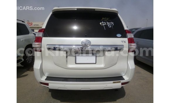 Nunua Imported Toyota Prado Nyeupe Gari ndani ya Import - Dubai nchini Uganda Nunua Imported Toyota Prado Nyeupe Gari ndani ya Import - Dubai nchini Uganda