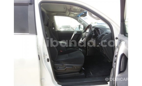Nunua Imported Toyota Prado Nyeupe Gari ndani ya Import - Dubai nchini Uganda Nunua Imported Toyota Prado Nyeupe Gari ndani ya Import - Dubai nchini Uganda