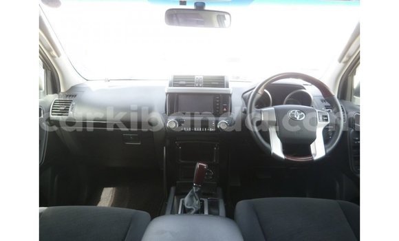 Nunua Imported Toyota Prado Nyeupe Gari ndani ya Import - Dubai nchini Uganda Nunua Imported Toyota Prado Nyeupe Gari ndani ya Import - Dubai nchini Uganda
