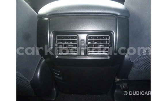 Nunua Imported Toyota Prado Nyeupe Gari ndani ya Import - Dubai nchini Uganda Nunua Imported Toyota Prado Nyeupe Gari ndani ya Import - Dubai nchini Uganda