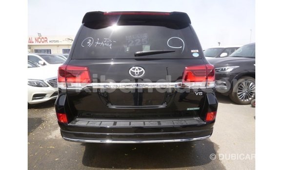 Acheter Import Voiture Toyota Land Cruiser Noir à Import - Dubai, Ouganda Acheter Import Voiture Toyota Land Cruiser Noir à Import - Dubai, Ouganda