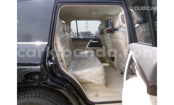 Acheter Import Voiture Toyota Land Cruiser Noir à Import - Dubai, Ouganda Acheter Import Voiture Toyota Land Cruiser Noir à Import - Dubai, Ouganda