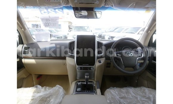 Acheter Import Voiture Toyota Land Cruiser Noir à Import - Dubai, Ouganda Acheter Import Voiture Toyota Land Cruiser Noir à Import - Dubai, Ouganda