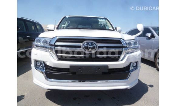Gura Imported Toyota Land Cruiser White Imodoka i Import - Dubai mu Uganda Gura Imported Toyota Land Cruiser White Imodoka i Import - Dubai mu Uganda