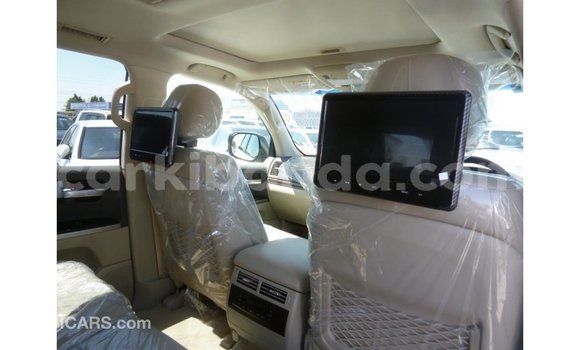 Gura Imported Toyota Land Cruiser White Imodoka i Import - Dubai mu Uganda Gura Imported Toyota Land Cruiser White Imodoka i Import - Dubai mu Uganda