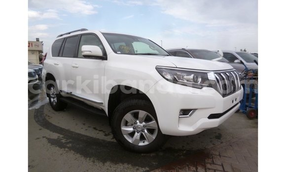 Nunua Imported Toyota Prado Nyeupe Gari ndani ya Import - Dubai nchini Uganda Nunua Imported Toyota Prado Nyeupe Gari ndani ya Import - Dubai nchini Uganda