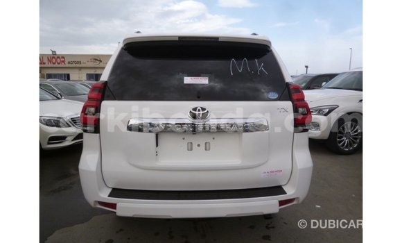 Nunua Imported Toyota Prado Nyeupe Gari ndani ya Import - Dubai nchini Uganda Nunua Imported Toyota Prado Nyeupe Gari ndani ya Import - Dubai nchini Uganda