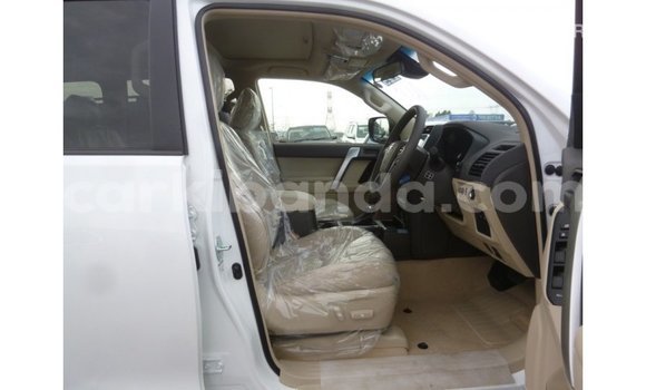 Nunua Imported Toyota Prado Nyeupe Gari ndani ya Import - Dubai nchini Uganda Nunua Imported Toyota Prado Nyeupe Gari ndani ya Import - Dubai nchini Uganda