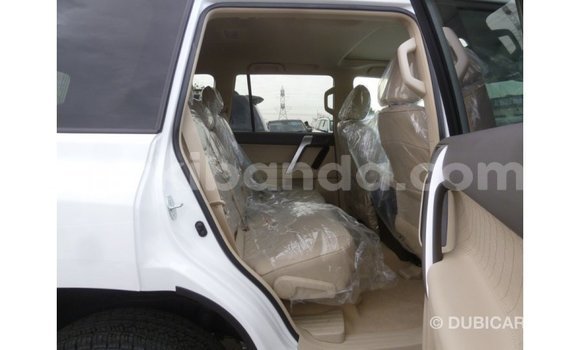 Nunua Imported Toyota Prado Nyeupe Gari ndani ya Import - Dubai nchini Uganda Nunua Imported Toyota Prado Nyeupe Gari ndani ya Import - Dubai nchini Uganda