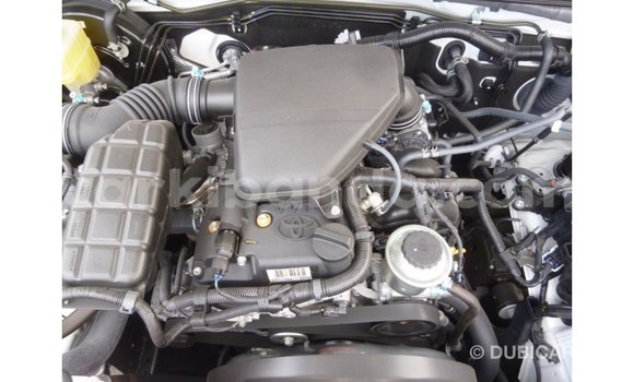 Nunua Imported Toyota Prado Nyeupe Gari ndani ya Import - Dubai nchini Uganda Nunua Imported Toyota Prado Nyeupe Gari ndani ya Import - Dubai nchini Uganda