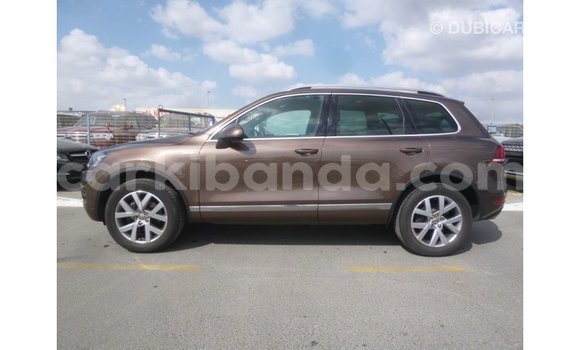 Nunua Imported Volkswagen Touareg Brown Gari ndani ya Import - Dubai nchini Uganda Nunua Imported Volkswagen Touareg Brown Gari ndani ya Import - Dubai nchini Uganda