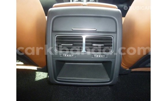 Nunua Imported Volkswagen Touareg Brown Gari ndani ya Import - Dubai nchini Uganda Nunua Imported Volkswagen Touareg Brown Gari ndani ya Import - Dubai nchini Uganda