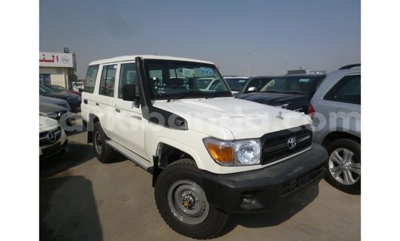 Buy Import Toyota Land Cruiser White Car in Import - Dubai in Uganda Buy Import Toyota Land Cruiser White Car in Import - Dubai in Uganda