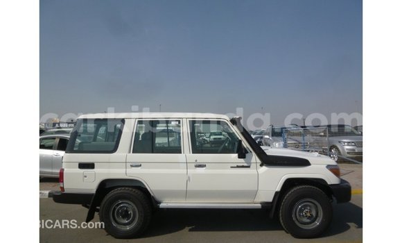 Buy Import Toyota Land Cruiser White Car in Import - Dubai in Uganda Buy Import Toyota Land Cruiser White Car in Import - Dubai in Uganda