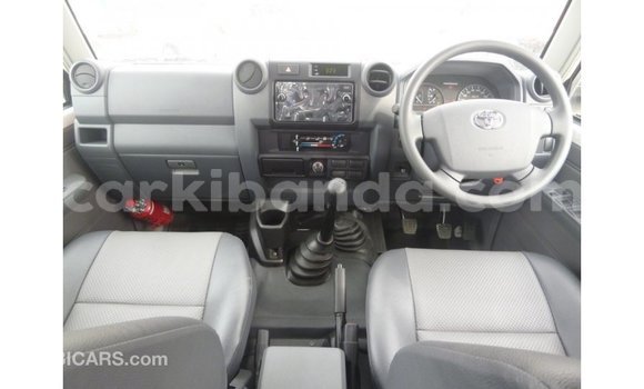 Buy Import Toyota Land Cruiser White Car in Import - Dubai in Uganda Buy Import Toyota Land Cruiser White Car in Import - Dubai in Uganda