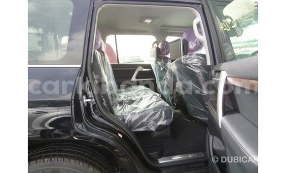 Acheter Import Voiture Toyota Land Cruiser Noir à Import - Dubai, Ouganda Acheter Import Voiture Toyota Land Cruiser Noir à Import - Dubai, Ouganda