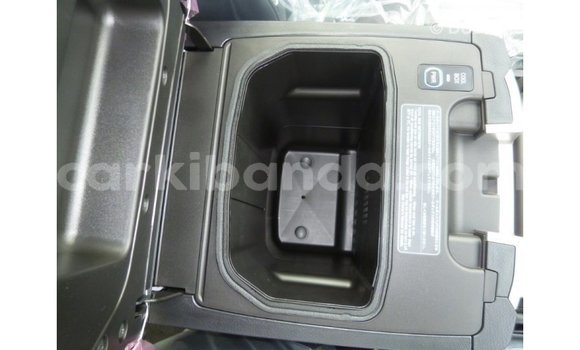 Acheter Import Voiture Toyota Land Cruiser Noir à Import - Dubai, Ouganda Acheter Import Voiture Toyota Land Cruiser Noir à Import - Dubai, Ouganda