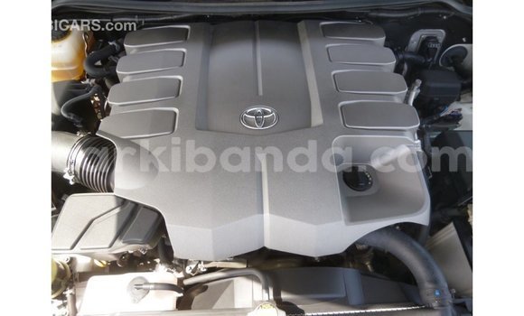 Nunua Imported Toyota Land Cruiser Nyeusi Gari ndani ya Import - Dubai nchini Uganda Nunua Imported Toyota Land Cruiser Nyeusi Gari ndani ya Import - Dubai nchini Uganda
