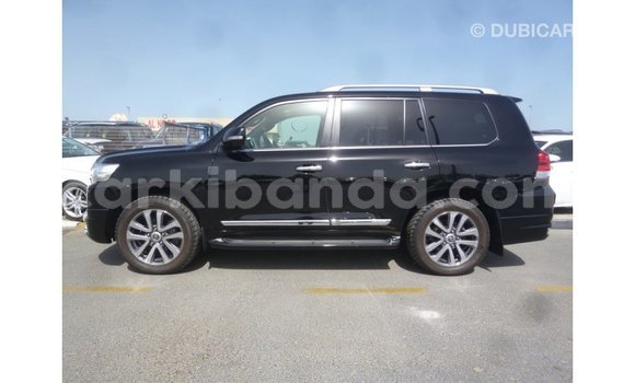 Nunua Imported Toyota Land Cruiser Nyeusi Gari ndani ya Import - Dubai nchini Uganda Nunua Imported Toyota Land Cruiser Nyeusi Gari ndani ya Import - Dubai nchini Uganda
