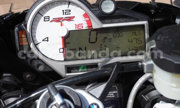 Acheter Occasion Moto BMW S 1000 Blanc à Kasese, Ouganda Acheter Occasion Moto BMW S 1000 Blanc à Kasese, Ouganda