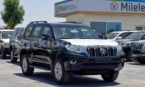 Nunua Mpya Toyota Land Cruiser Prado Nyeusi Gari ndani ya Amudat nchini Kaskazini Nunua Mpya Toyota Land Cruiser Prado Nyeusi Gari ndani ya Amudat nchini Kaskazini