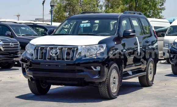 Nunua Mpya Toyota Land Cruiser Prado Nyeusi Gari ndani ya Amudat nchini Kaskazini Nunua Mpya Toyota Land Cruiser Prado Nyeusi Gari ndani ya Amudat nchini Kaskazini