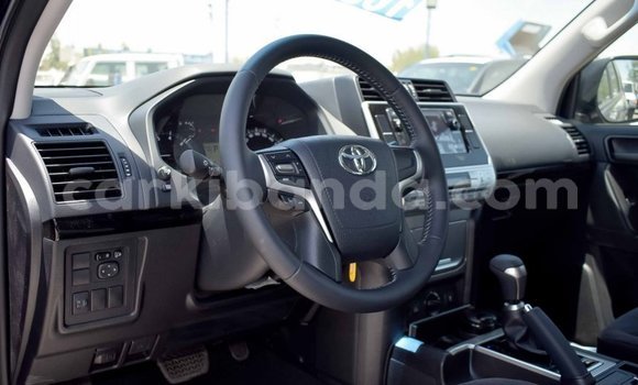Nunua Mpya Toyota Land Cruiser Prado Nyeusi Gari ndani ya Amudat nchini Kaskazini Nunua Mpya Toyota Land Cruiser Prado Nyeusi Gari ndani ya Amudat nchini Kaskazini