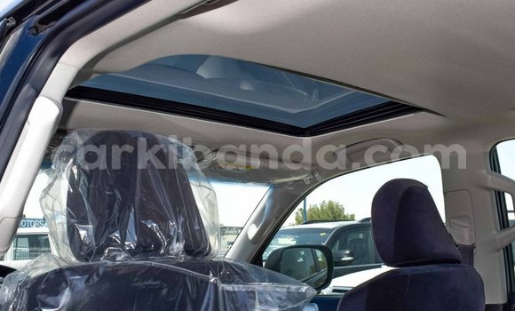 Nunua Mpya Toyota Land Cruiser Prado Nyeusi Gari ndani ya Amudat nchini Kaskazini Nunua Mpya Toyota Land Cruiser Prado Nyeusi Gari ndani ya Amudat nchini Kaskazini