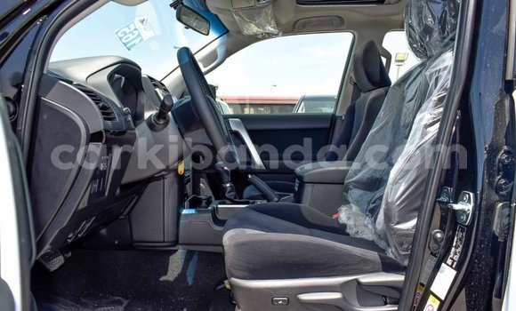 Nunua Mpya Toyota Land Cruiser Prado Nyeusi Gari ndani ya Amudat nchini Kaskazini Nunua Mpya Toyota Land Cruiser Prado Nyeusi Gari ndani ya Amudat nchini Kaskazini